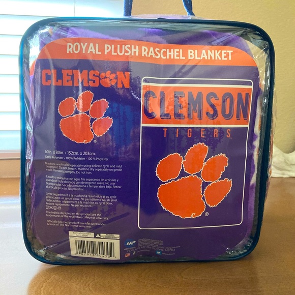 Clemson Tigers Blanket - 1 - Picture 2 of 3